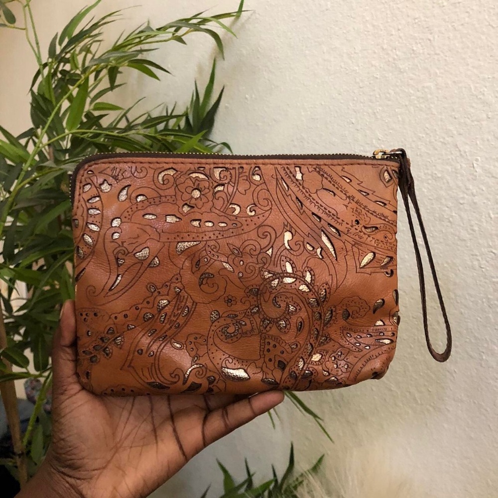 Patricia Nash Brown Leather Tooled Wristlet Clutch Purse Bag Wallet boho western
